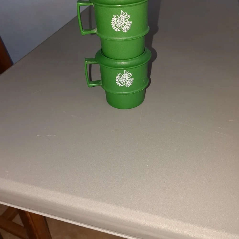 Vintage Green Tupperware Mugs with dove Design Christmas - Picture 7 of 9